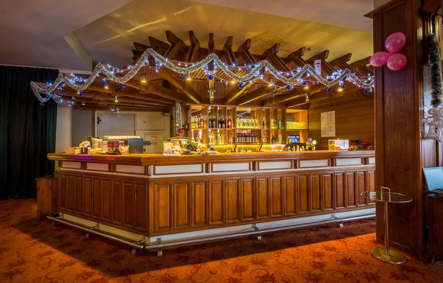 Platinum Hotel and Casino - Entertainment
