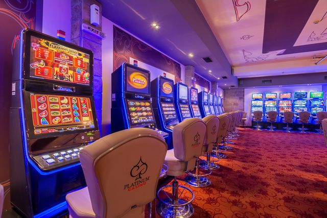 Platinum Hotel and Casino - Entertainment