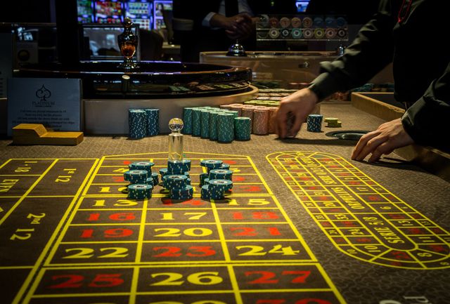 Platinum Hotel and Casino - Entertainment