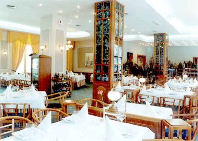 Danube Plaza hotel - Plaza Restaurants 