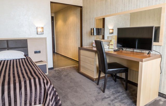 Cosmopolitan hotel - single room