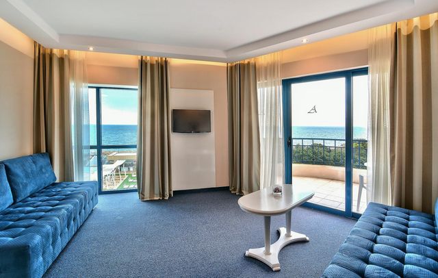 Grifid Hotel Arabella - family room sea view 2+2 or 3+1