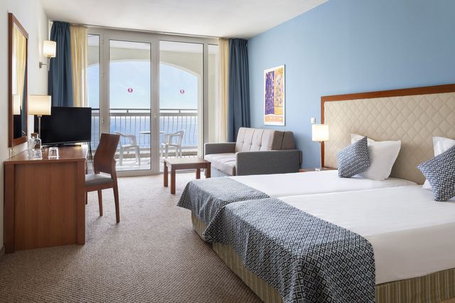 Sol Luna Bay Resort - double sea view room