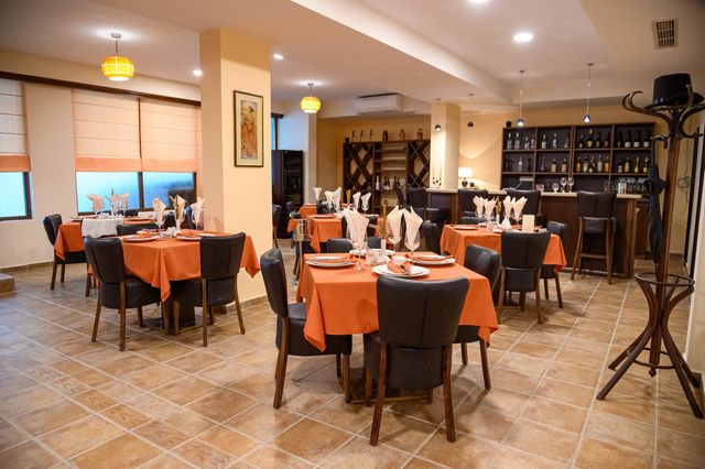 Parklands Aparthotel - Food and dining