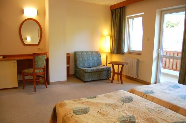 Hotel Seasons - double room comfort with air conditioning