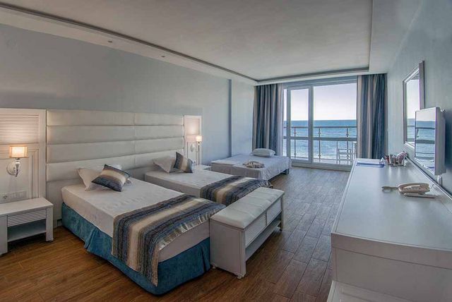 Villa List - double luxury room sea view 2+1/3