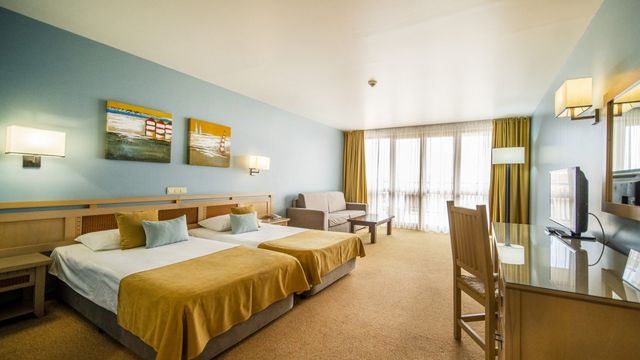Club Hotel Miramar - family room
