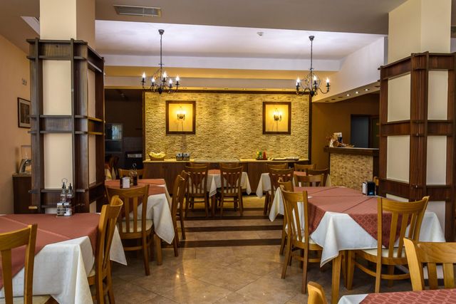 Evergreen Aparthotel - Food and dining