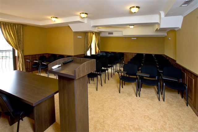 Hotel Chinar - Business facilities