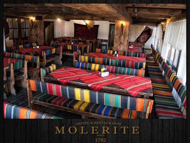 Molerite Boutique Complex - Food and dining